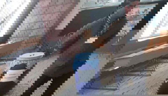 Ha urna nincs, a káposztás hordó is jó – gondolták egy faluban a választások előtt