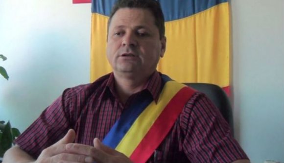 Ilyen is van: egy polgármester szabálysértést követett el, ezért megbírságolta saját magát