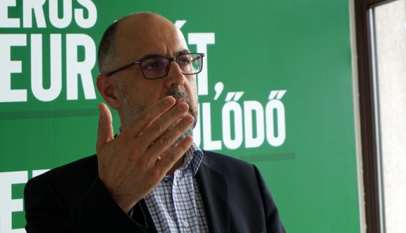 Ismét kegyeikbe fogadták a Kárpátokon túli szavazók Kelemen Hunort