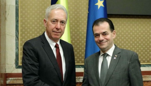 Ludovic Orban lassan szinte már annyi időt tölt az amerikai nagykövettel, mint a feleségével