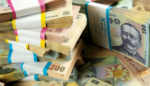 Ennyi pénzt tapsoltak el a kampányra az elnökjelöltek