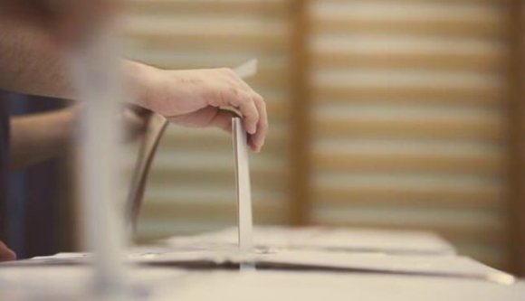 Na de kire szavazzanak a néppártosok? Az EMNP most megmondja. Vagyis hát...