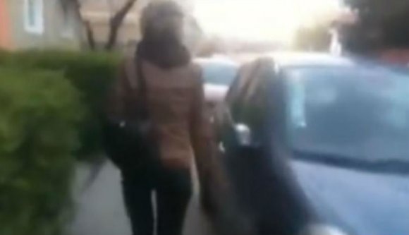 Nemes bosszút állt egy nő a szennyező, rossz helyen parkoló autókon Kolozsváron – a számla több mint 30 ezer lej