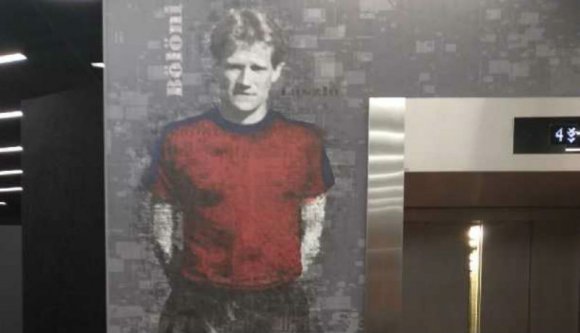 A román sajtó azon hüledezik, hogy Bölöni fényképe is látható a budapesti Puskás Arénában