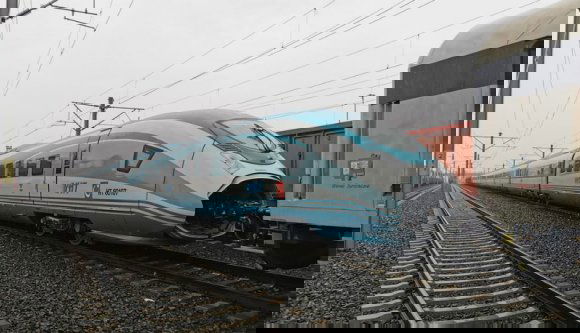 Áthaladt az országon egy nagysebességű vonat, csak épp az égvilágon semmi közünk nem volt hozzá…