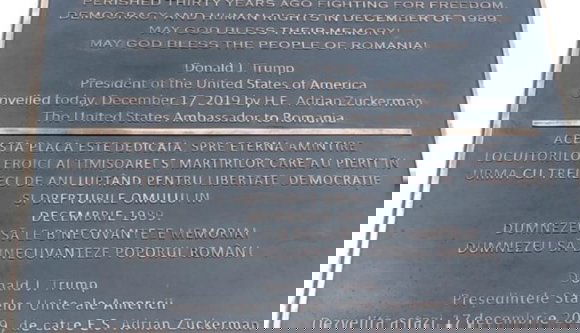Donald Trump által szignált emlékplakettet avattak fel a temesvári forradalmi hősök emlékére