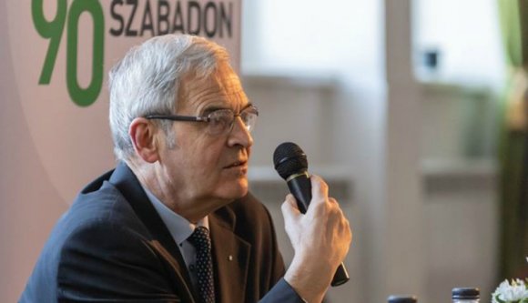 Tőkés legyőzte a bíróságon a szekusokat, akik őt magyar kémnek nevezték