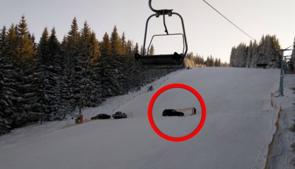 Ez a rongyrázó sofőr gondolt egyet, s ráhajtott egy sípályára. Hát nem beleragadt a hóba?