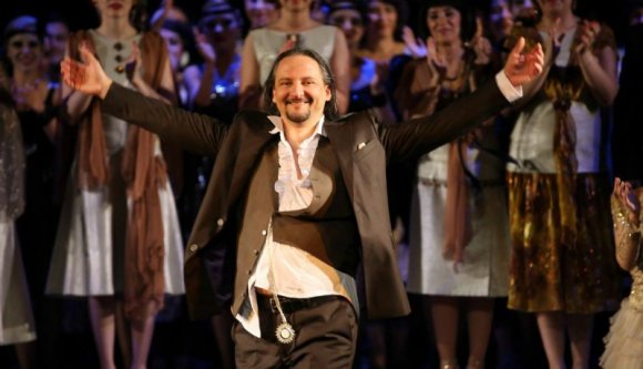 Egy nő azzal vádol egy államtitkárt, hogy 17 évesen megpróbálta elcsábítani