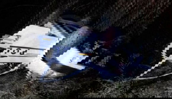 A rendőrök szakszervezete kedélyesen csak guruló koporsónak hívja az ócska járőrkocsit, amivel két szatmári rendőr fejre állt