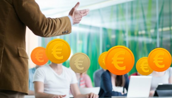 Nyolc évre lecsukják a diákoktól szép kis summákat bezsebelő egyetemi professzort