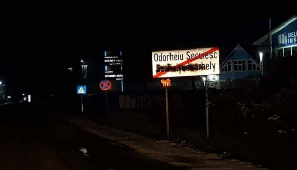 Már a Székelyföldön is zavarnak valakiket a magyar feliratok