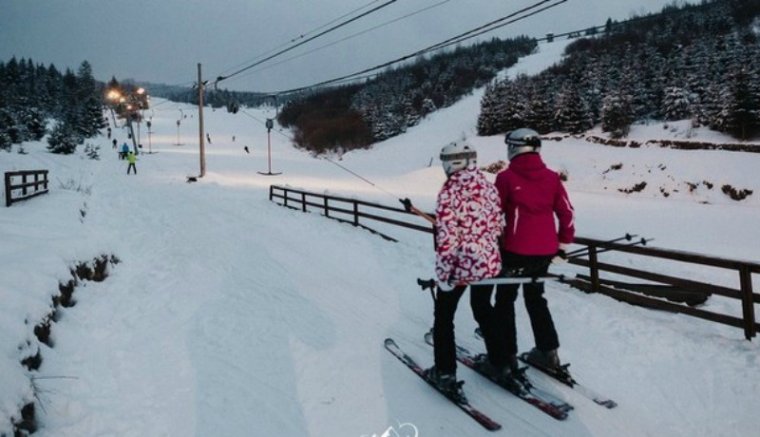Súlyosan megsérült egy fiatal síelő Székelyföldön