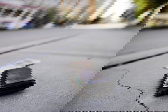 Megesik, hogy a tulajdonos nem örül, ha megtalálják az elveszített pénztárcáját
