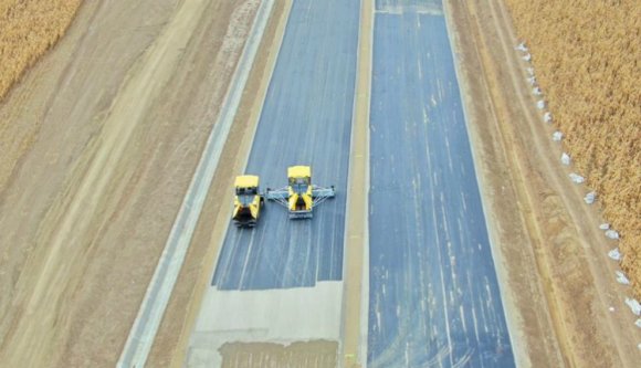 A közlekedési miniszter sem tudja, hány kilométernyi autópálya készülhet el idén