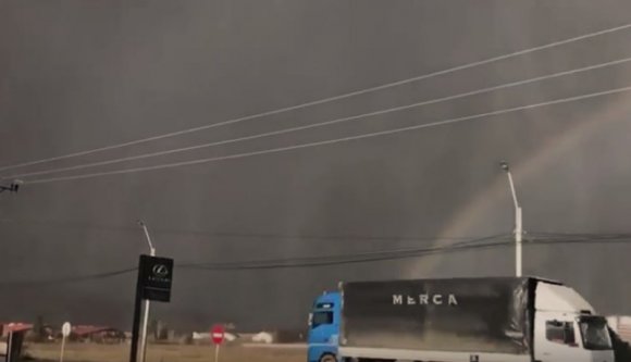 Ki látott még villámlást hóviharban? Na de mindeközben szivárványt? (VIDEÓval)