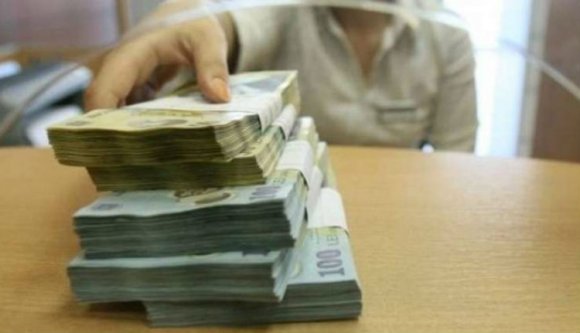 Csak nem lesznek idén választások? Két honatya is látványosan lemondott a különleges nyugdíjáról