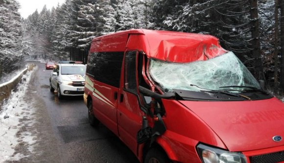 Tört-zúzott a viharos szél, több erdélyi megyében is kalandossá vált az autózás