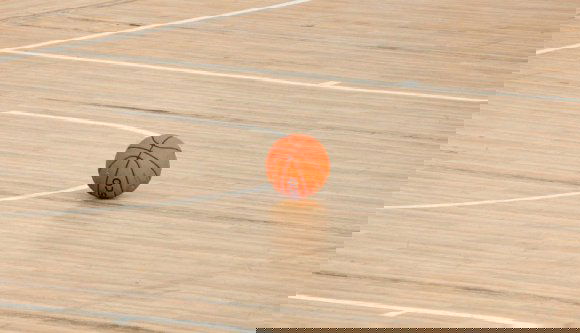 Márciusban nem lesz több foci és kosármeccs