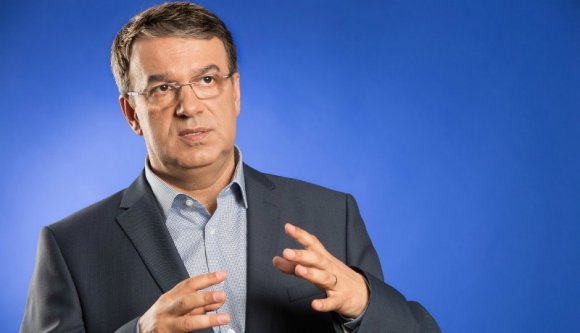 Eljárás indul a koronát felelőtlenül terjesztő PNL-s szenátor ellen, aki már az intenzíven van