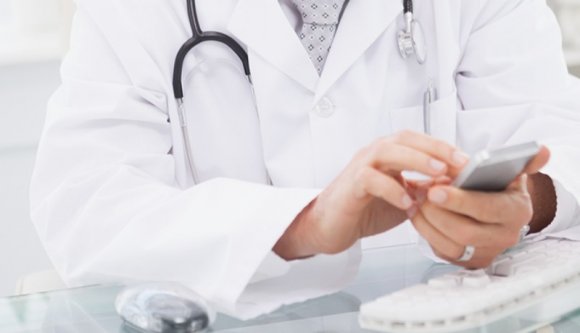 Na végre! Lehetővé teszik a távkonzultációt, az orvosok elektronikus receptet is kiállíthatnak