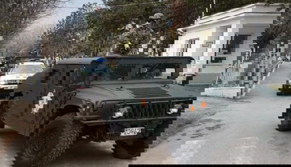 Katonadolog: mit csinál az utcákon a hadsereg tízezer, állig felfegyverzett egyenruhása? (VIDEÓval)