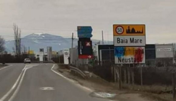 Valakik szerint a Nagybánya felirat csak akkor az igazi, ha lefestik piros-sárga-kékre