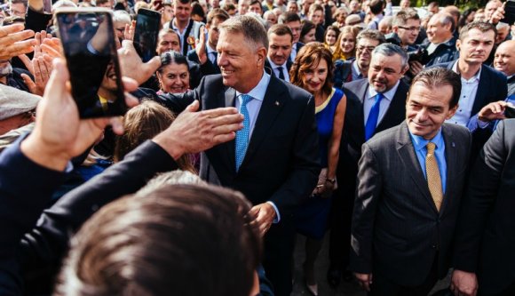 A koronavírus megnyirbálta a PNL támogatottságát, de a PSD népszerűsége is csökkent