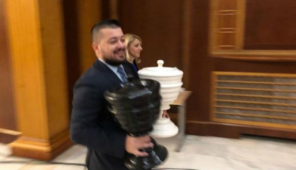 Golyófertőtlenítéssel biztosították, hogy tiszta legyen a bizalmi szavazás a parlamentben