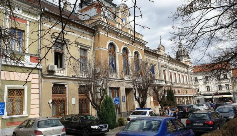 Koronavírussal fertőződött egy erdélyi polgármester, hatszáz önkormányzati alkalmazott került házi karanténba