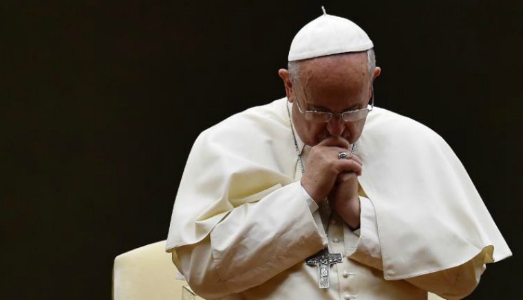 Szerdán délben mondjunk el közösen egy Miatyánkot. Igen, ön is. Ferenc pápa is ezt szeretné!