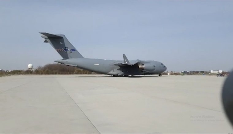 Újabb 45 tonna védőfelszerelés érkezett meg Dél-Koreából a NATO segítségével (VIDEÓval)