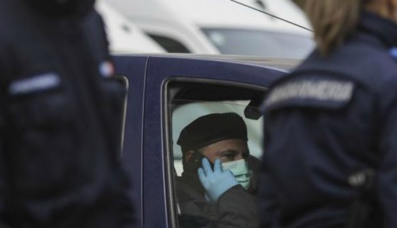 Járőröző csendőrökre támadtak a külföldről hazatért helybeliek egy Brassó megyei településen (VIDEÓval)