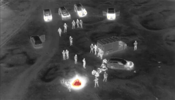 Sötétben elbújva sem lehet grillezni az erdő szélén, a rendőrség küldi az éjjellátó drónt