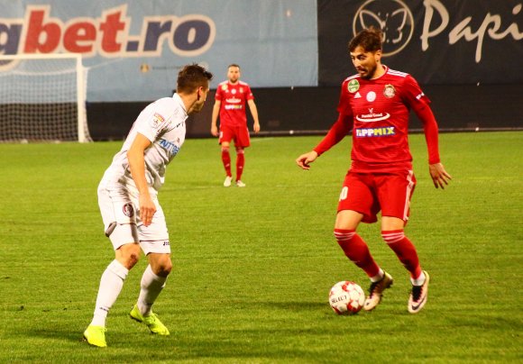 Hazaszökött Romániába magyar csapatától két román focista