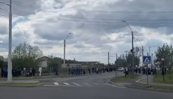 Bár egy temetésen csak nyolcan vehetnek részt, Nagybányán úgy gondolták: nyolctól százig már nincs olyan sok