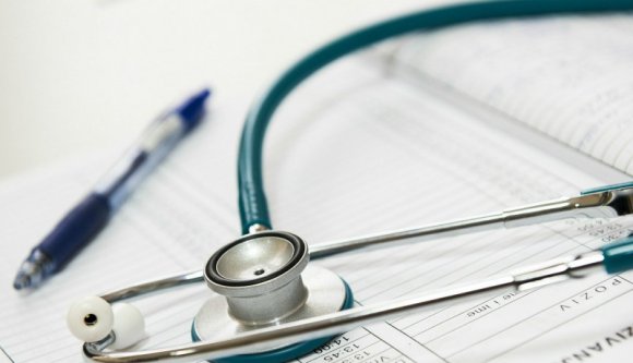 Már csaknem ezer egészségügyi alkalmazott fertőződött meg az új típusú koronavírussal