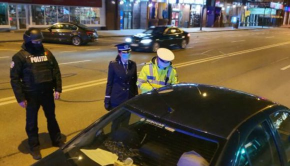 Szép összeget gyűjtöttek a rendőrök az államkasszába a korlátozások megsértése miatt osztogatott bírságokból