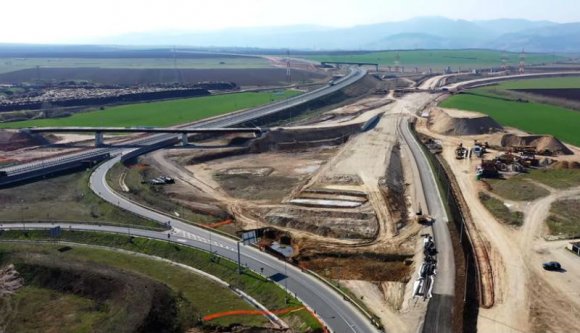 Vírushírek helyett most nézegessen légi felvételeket idénre ígért, de valószínűleg el nem készülő erdélyi autópályáról