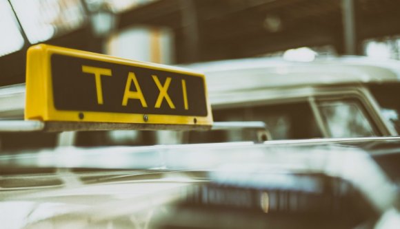 Háromezer ingyen fuvarral támogatták meg az emberek a hazai egészségügyi alkalmazottakat