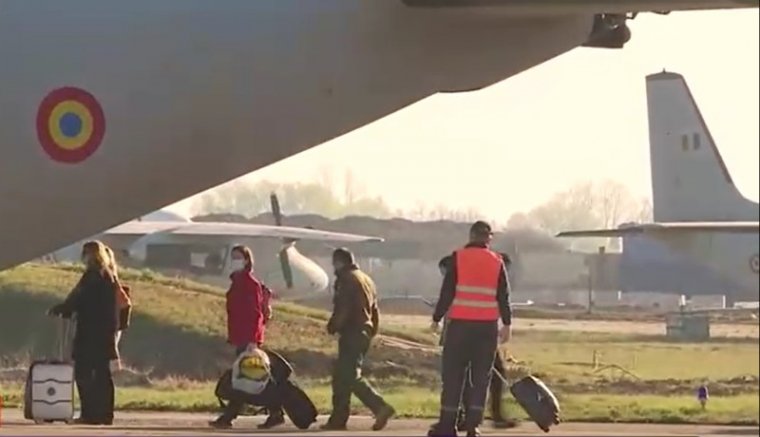 Büszkeség: 15 romániai egészségügyi alkalmazott önkéntesen ment Olaszországba szembeszállni a kórral