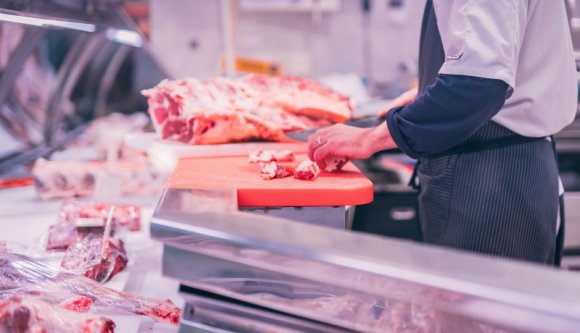 Huszonnyolc román állampolgár fertőződött meg egy hollandiai húsüzemben