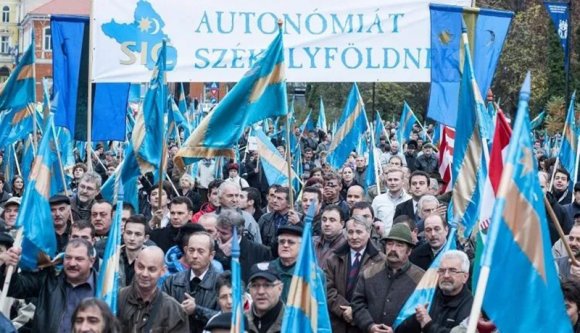 Az SZNT a félig üres, félig teli pohárban