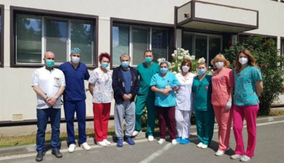 Két hónapig küzdött a koronavírussal, hetekig élet és halál között lebegett, de végül felépült egy 52 éves férfi