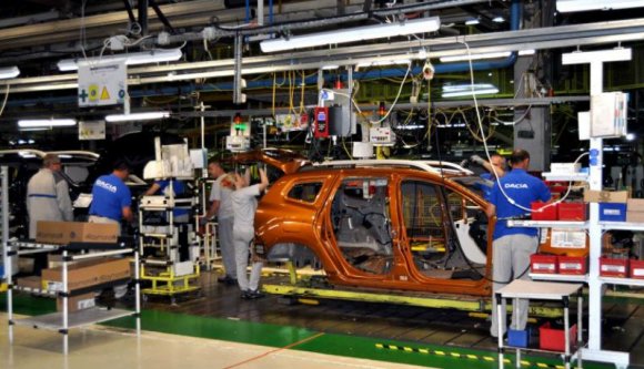 A Dacia és a Ford romániai autógyárában is rátapostak a gázpedálra hétfőn