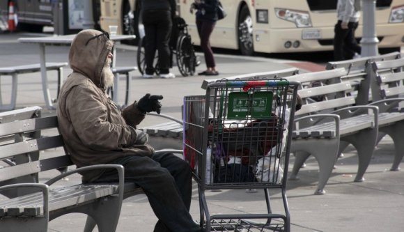 Fordult a kocka: egy hajléktalan azt mondta az orvosoknak, hogy Angliából jön, csak hogy karanténba kerülhessen