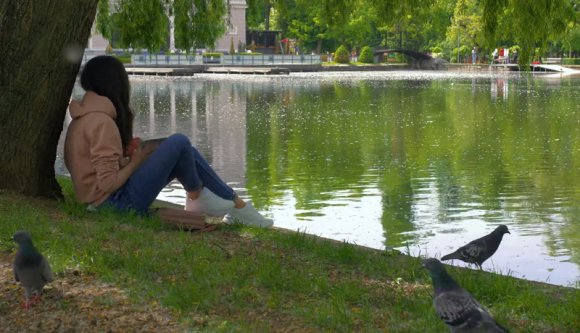 Ébredezik Kolozsvár a karantén után: felszabadult emberekkel teltek meg a parkok, játszóterek, utcák (VIDEÓ)