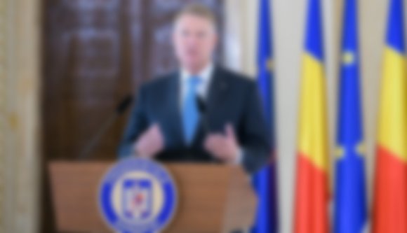 Iohannis nem bírja abbahagyni, megint a magyarokkal és a magyar nyelvvel foglalkozik