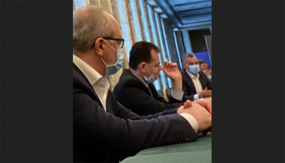 Ismét tilosban cigizett Ludovic Orban!!!