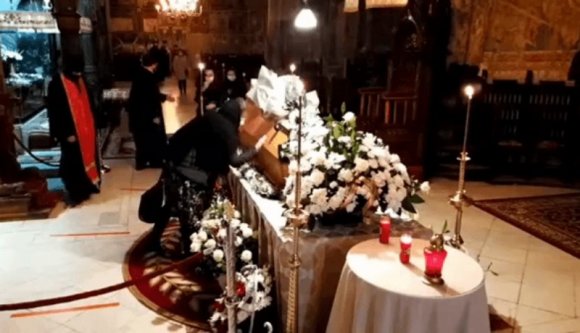 Még Arafat sem mert nemet mondani az ortodox egyház koporsócsókolgatós érsektemetésére